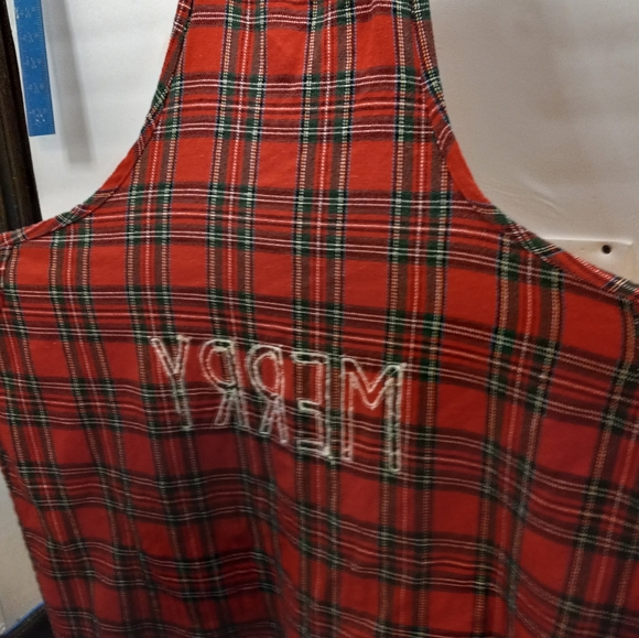 Mud Pie Plaid Merry Christmas Holidays Red Santa Front Pockets Apron - Picture 8 of 14